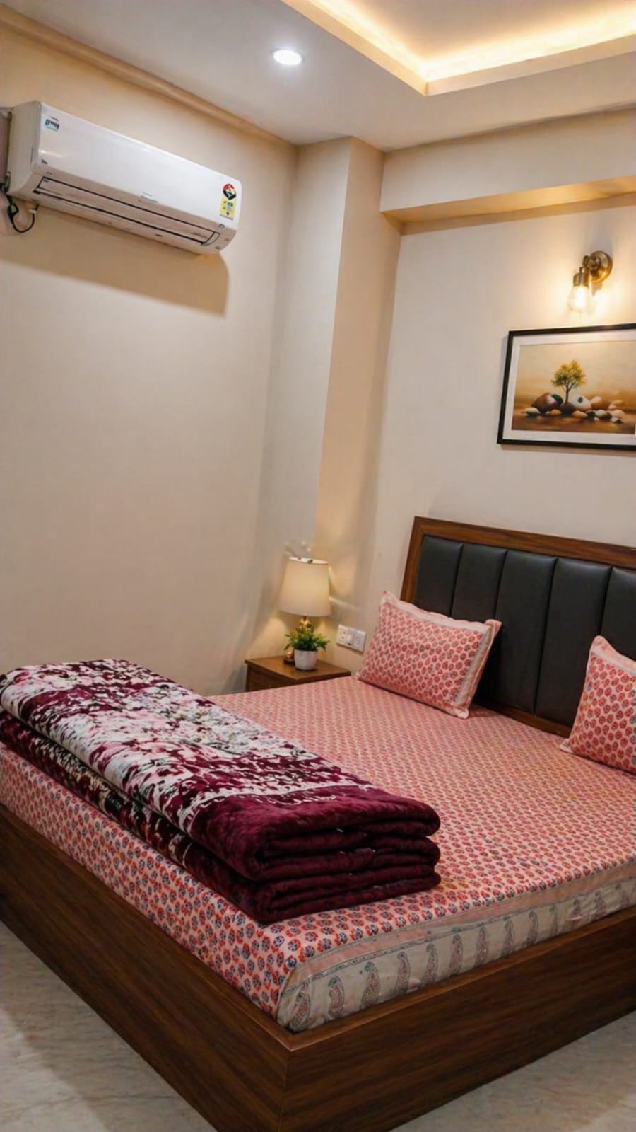 Semi-Deluxe Room — Shri Hari Nikunj Ashram